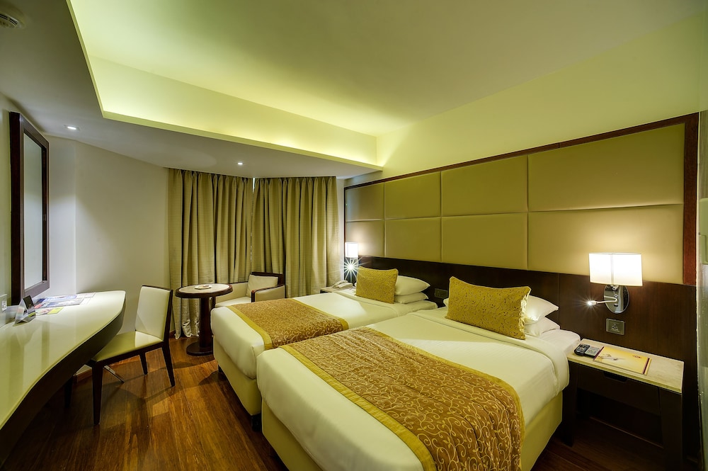 Executive Room, Bathtub 1 King Bed  Non Refundable