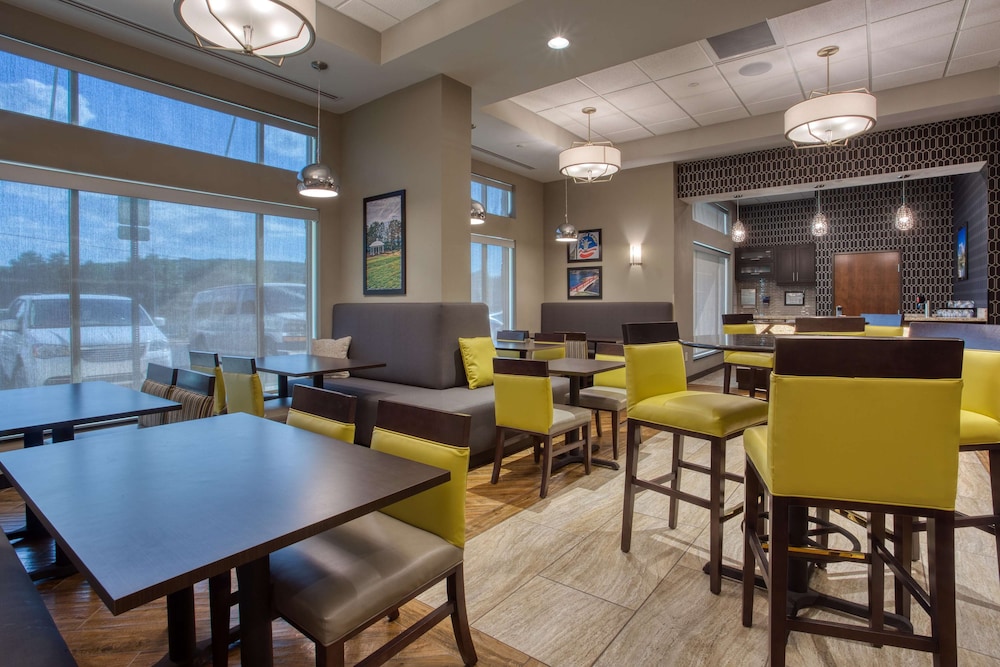 Drury Inn and Suites Huntsville at the Space and Rocket Center 28/37