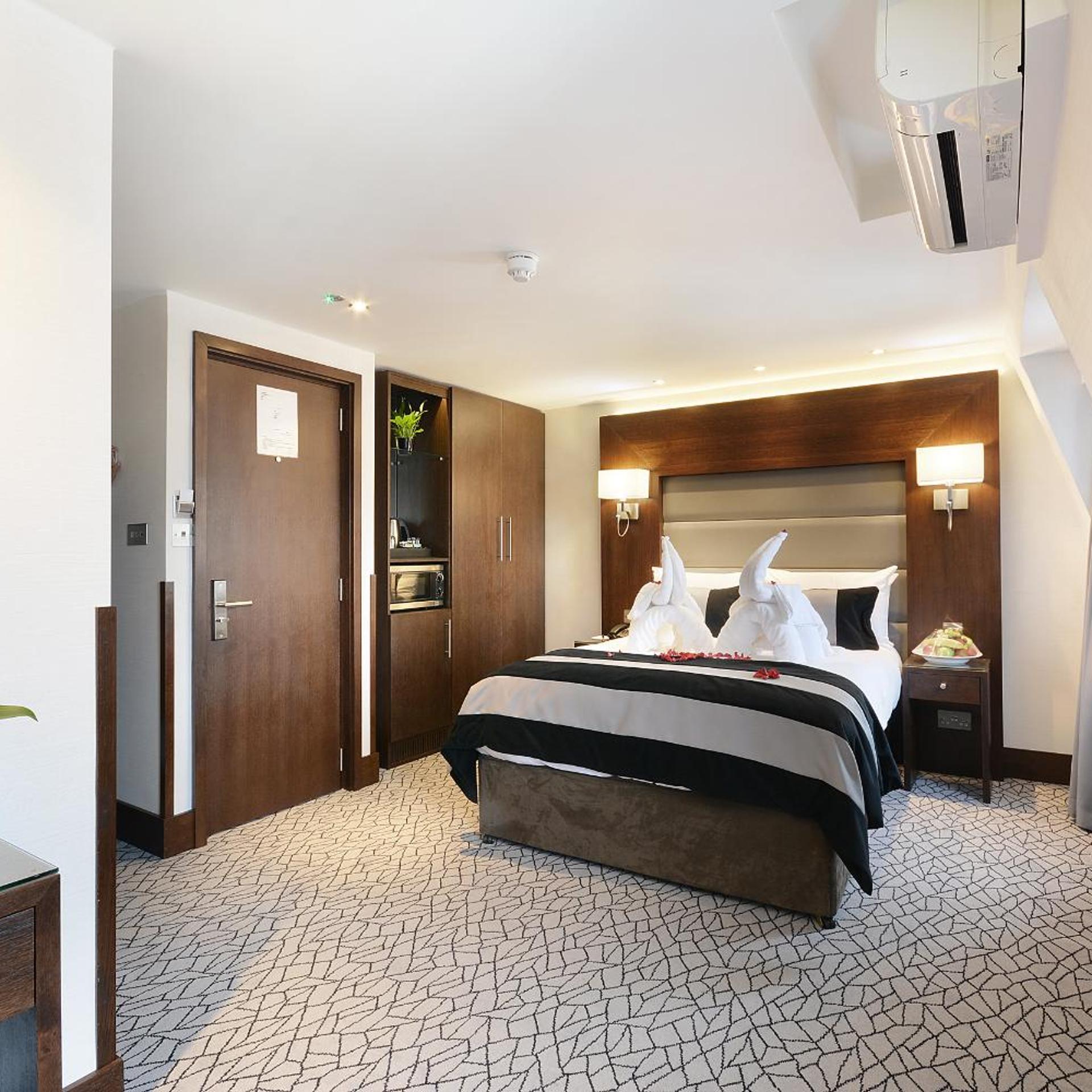 Club, 2 Double Beds, Court Wing