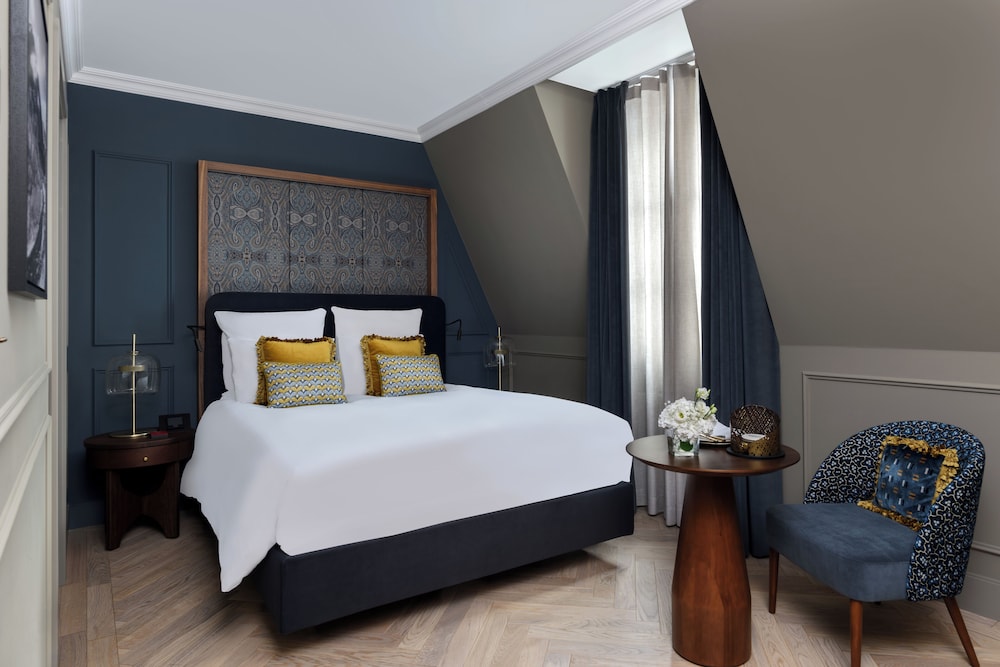 Traveller, Deluxe, King Bed