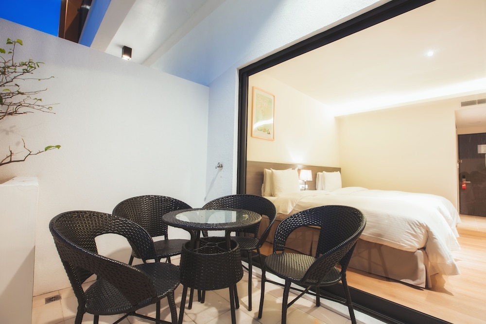 Fangliao Hotel 54/65
