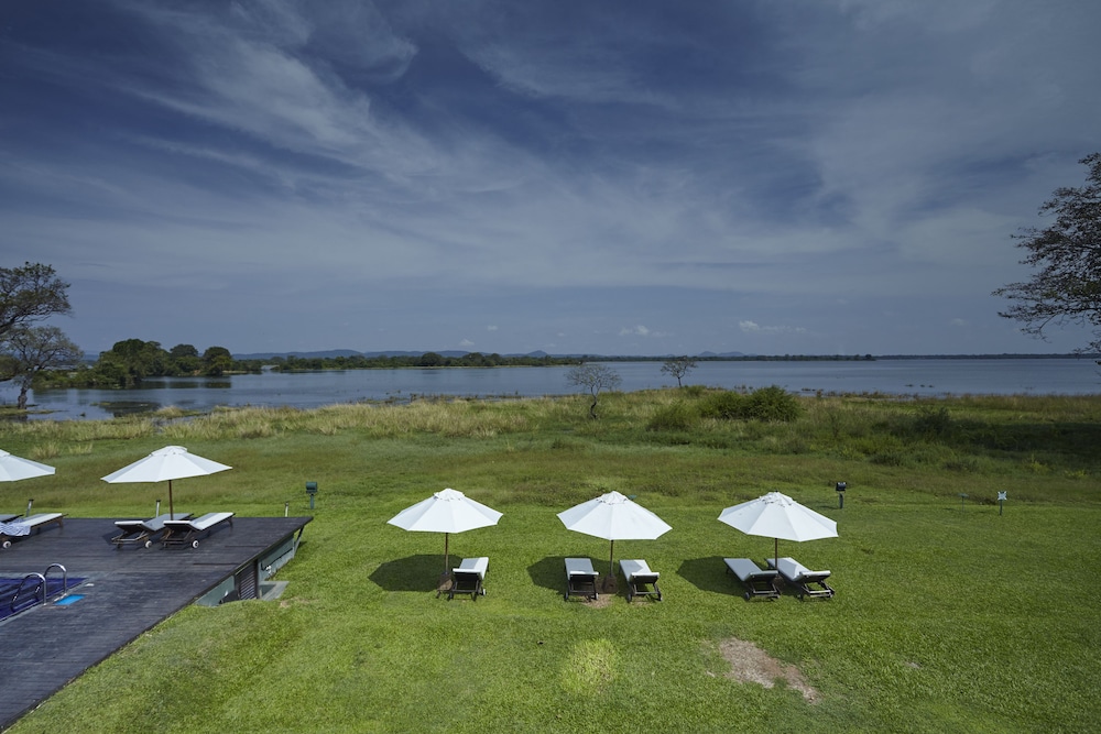 The Lake Hotel 36/50