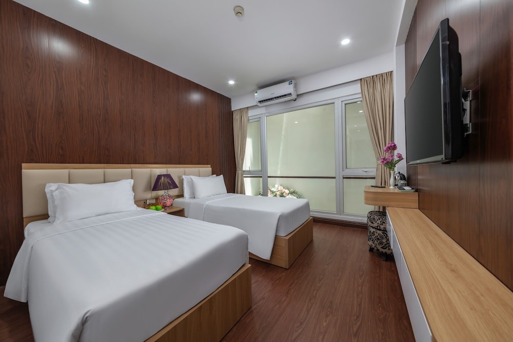 DELUXE, TWIN BEDS