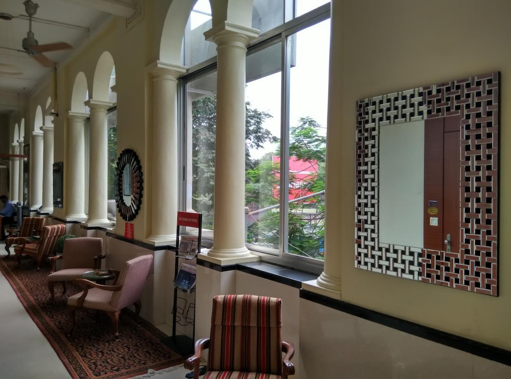 Hotel Elphinstone Annexe 38/53