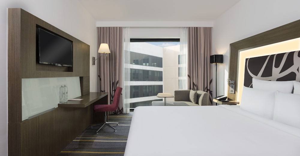 Novotel New Delhi Aerocity 24/64