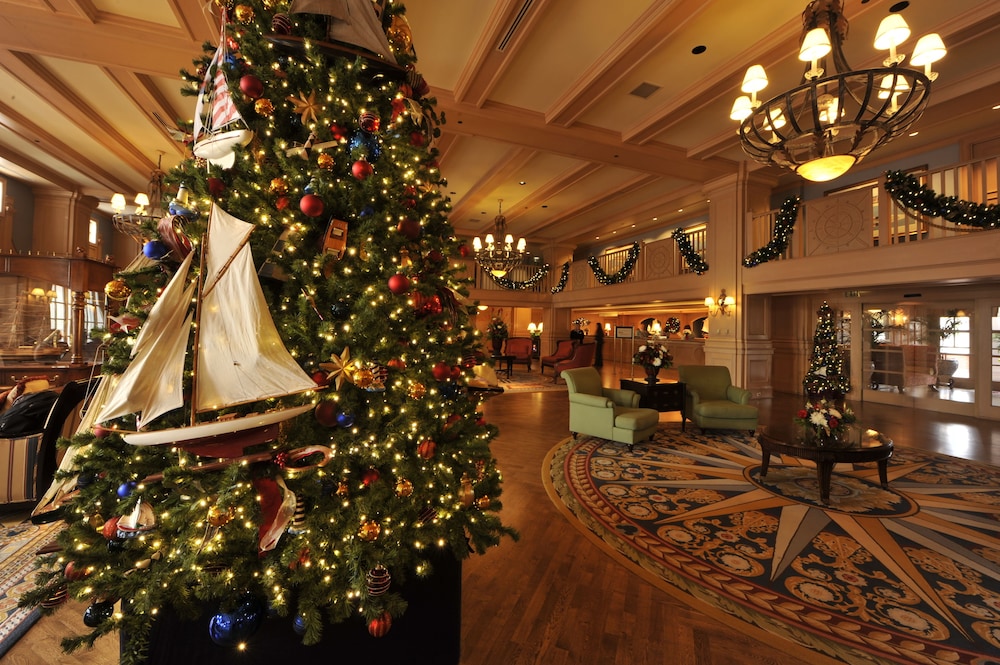 Disneys Yacht Club Resort 40/50