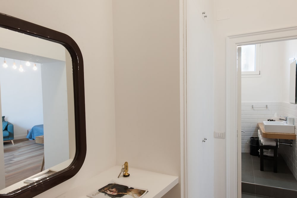 SANTA CHIARA BOUTIQUE HOTEL 7/73