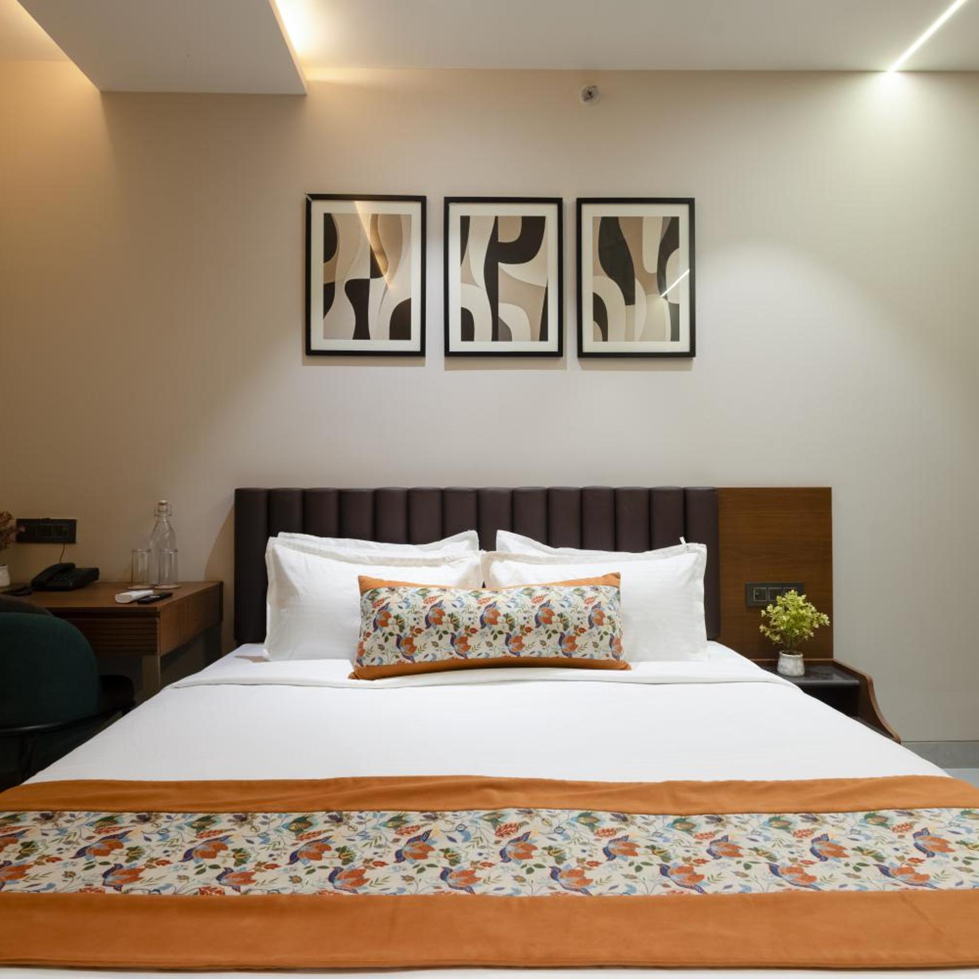 Saltstayz Premier Naraina Vihar 22/60