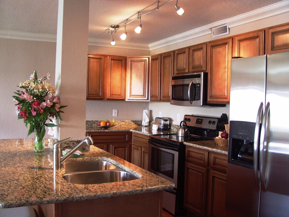 Westwinds Waterfront Resort 25/34