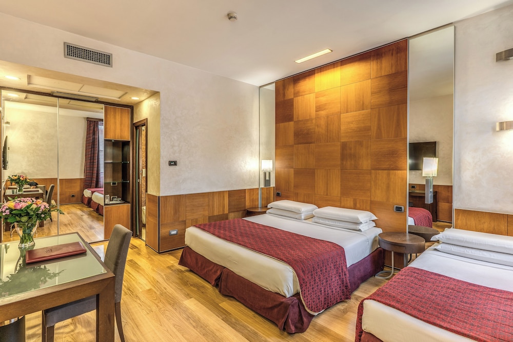 ROOM, TRIPLE