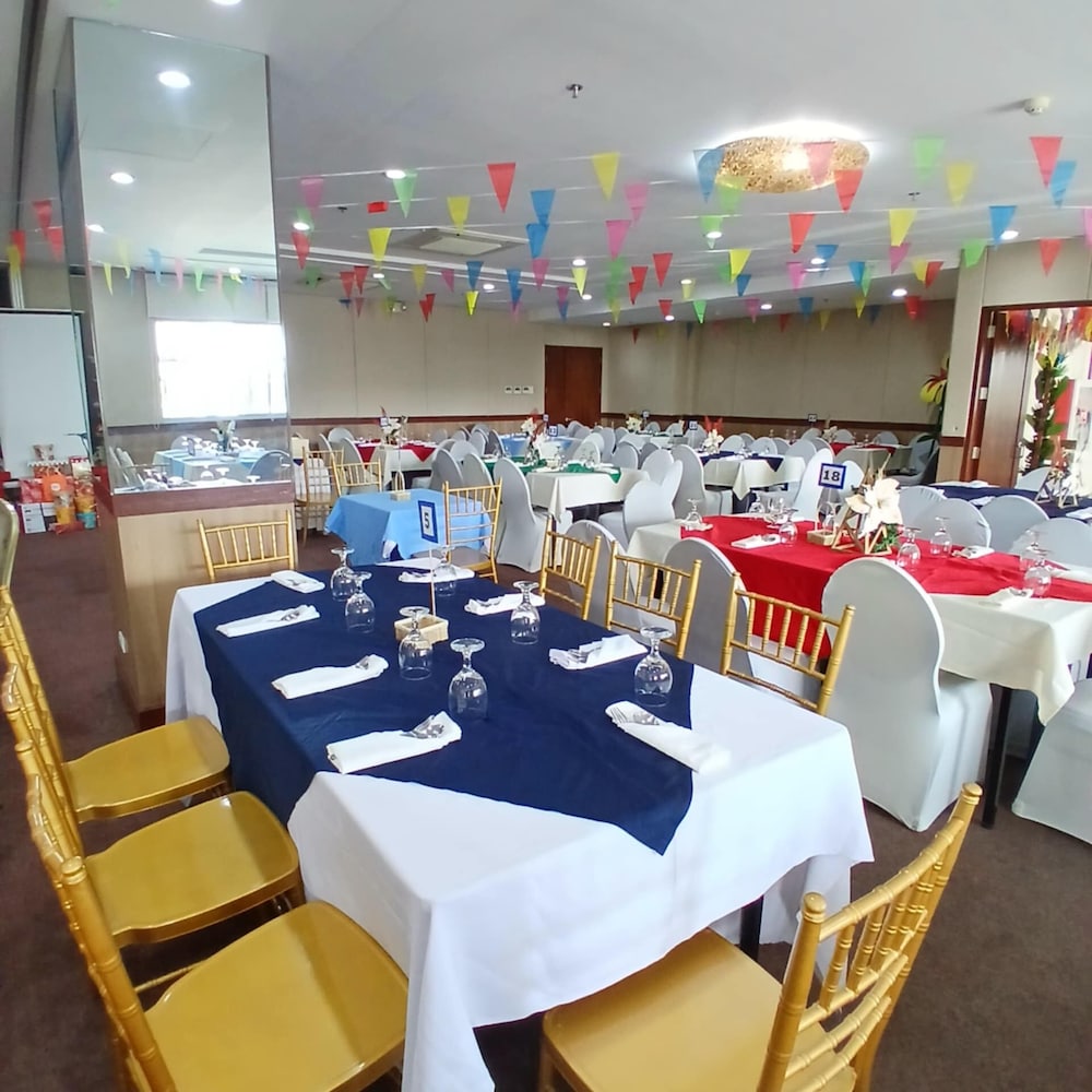 Dohera Hotel 53/69