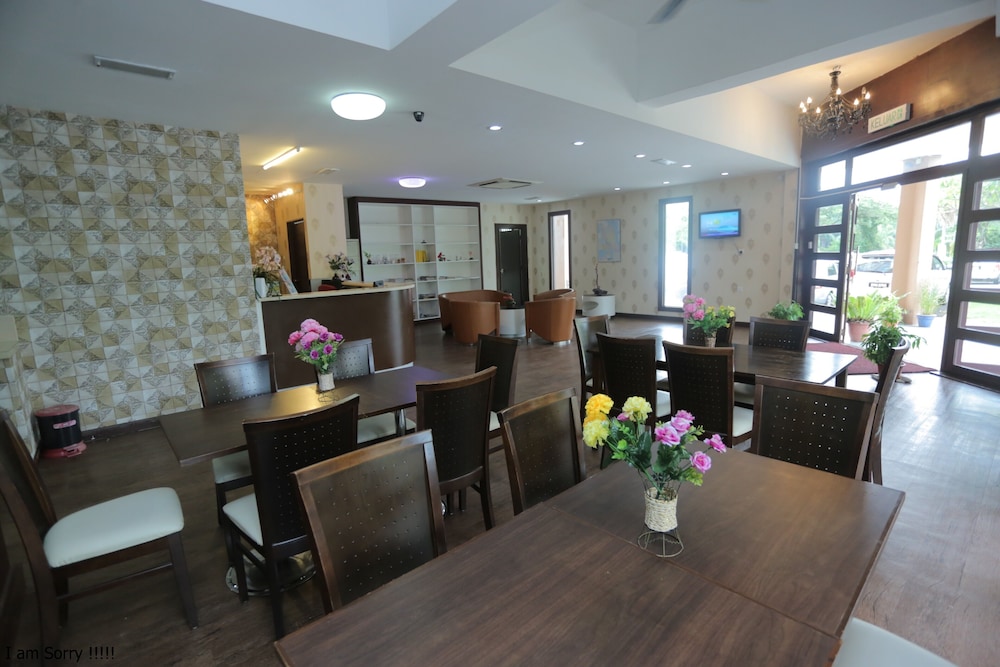 JAM Hotel Near ERL Salak Tinggi Kota Warisan 25/27