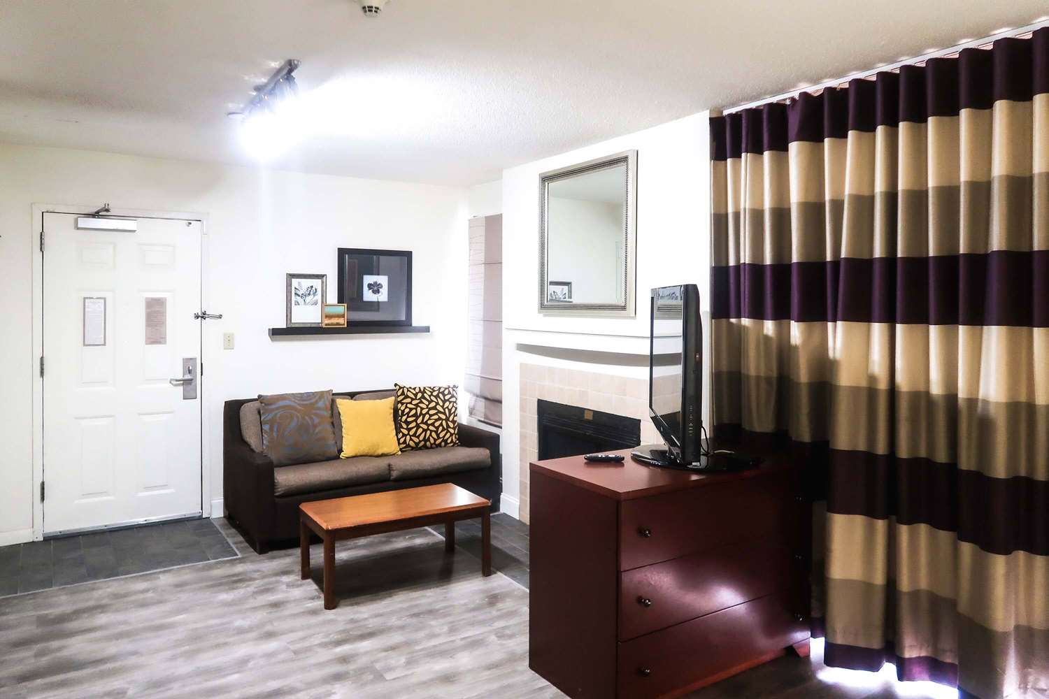 Tysons Corner Suites, a Baymont by Wyndham 25/49