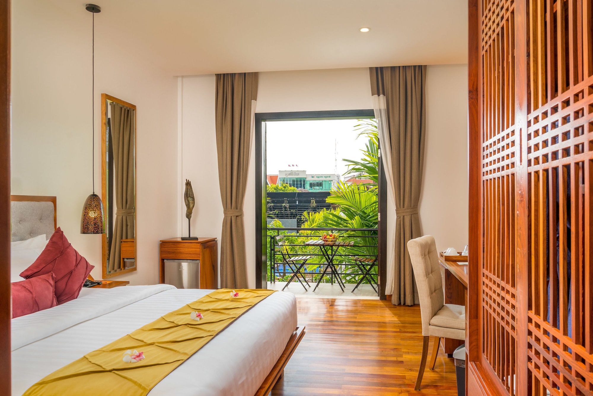 2 BEDROOMS