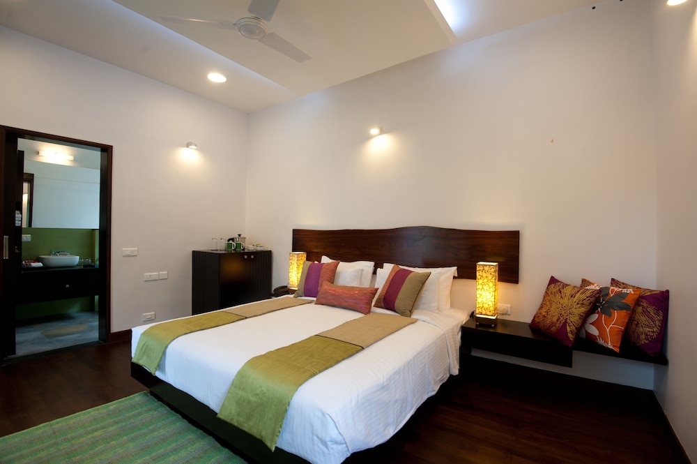 Niraamaya Retreats Cardamum Club 8/36