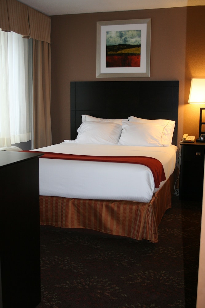 Holiday Inn Express Houghton Keweenaw 16/77