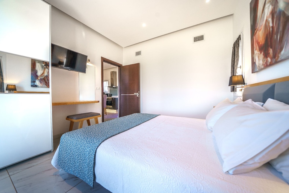 Elysian Suites 20/61