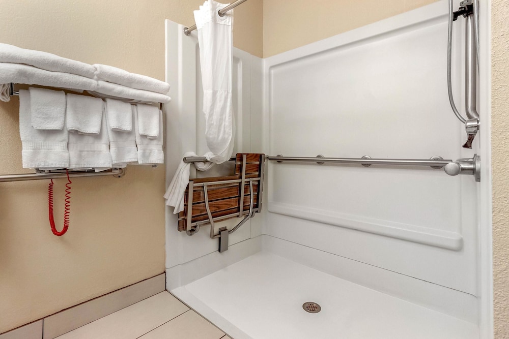 Comfort Inn and Suites Hays I-70 25/46