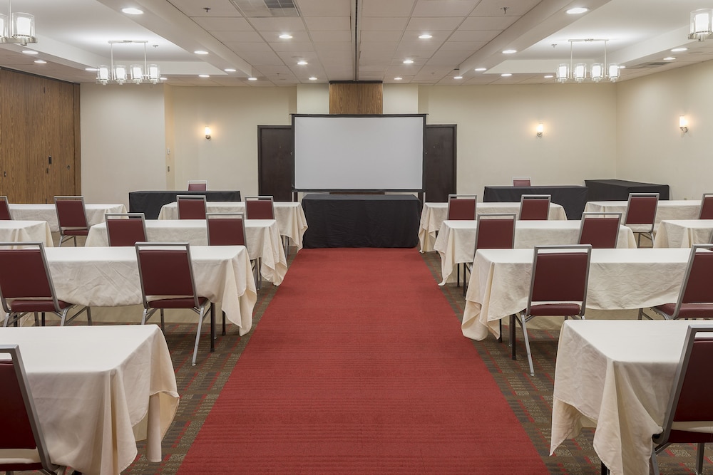 Four Points by Sheraton Asheville Downtown 25/28