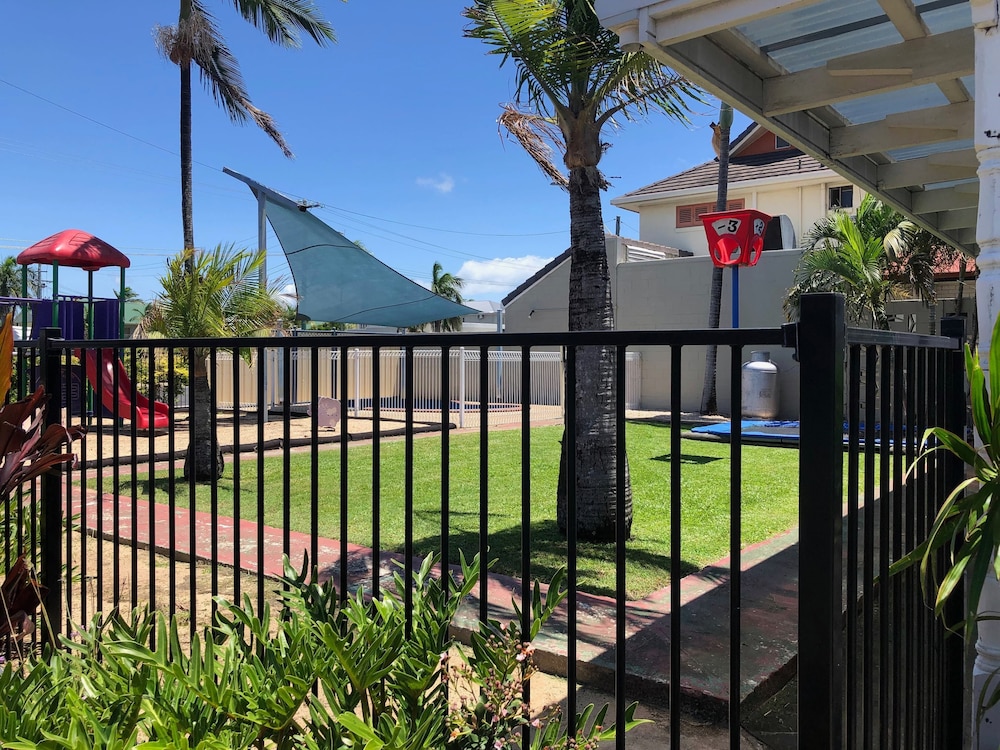 TROPIC COAST MOTEL 64/74