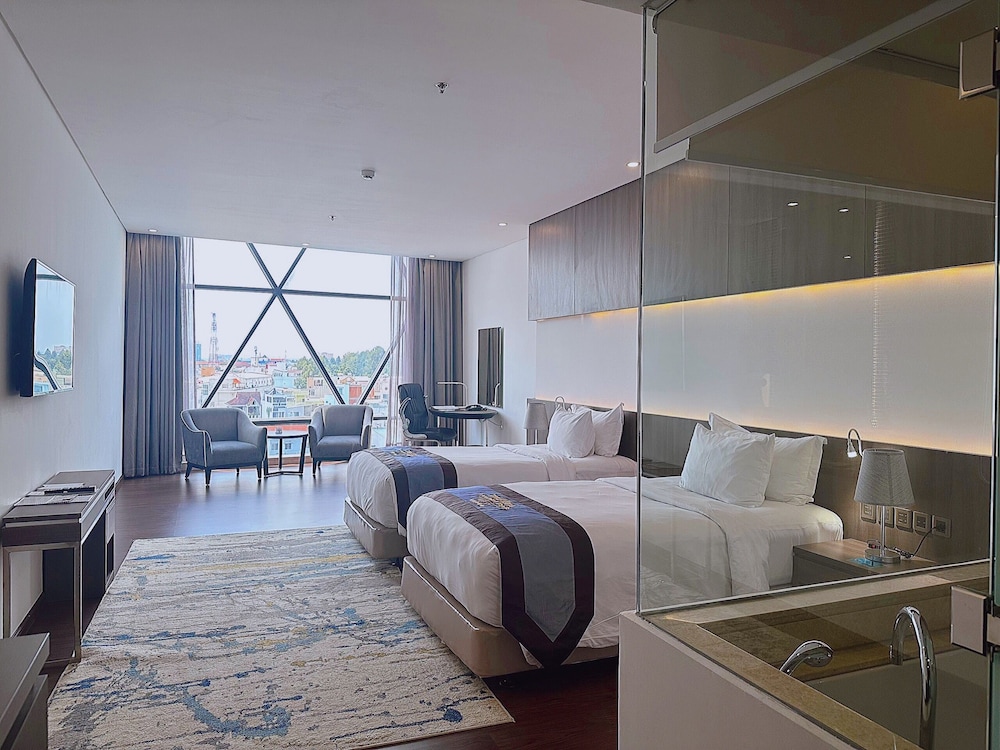 The Mira Central Park Hotel 24/71