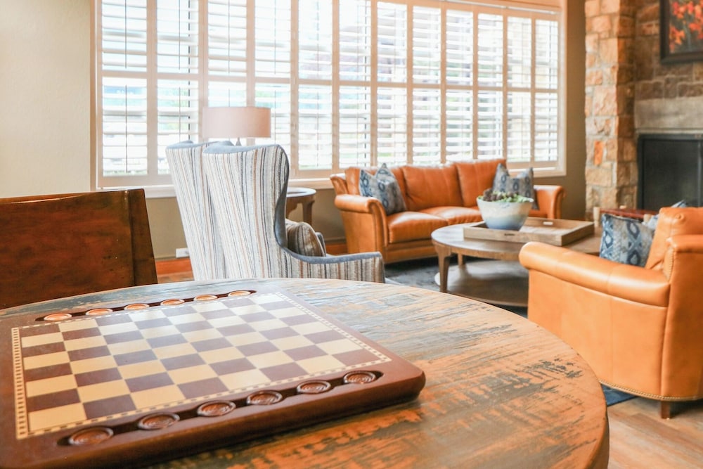 The Greystone Lodge on the River 28/50