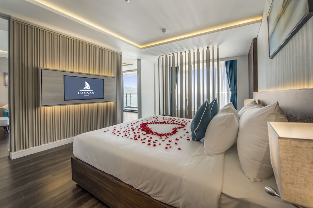 Canvas, Suite, King Bed