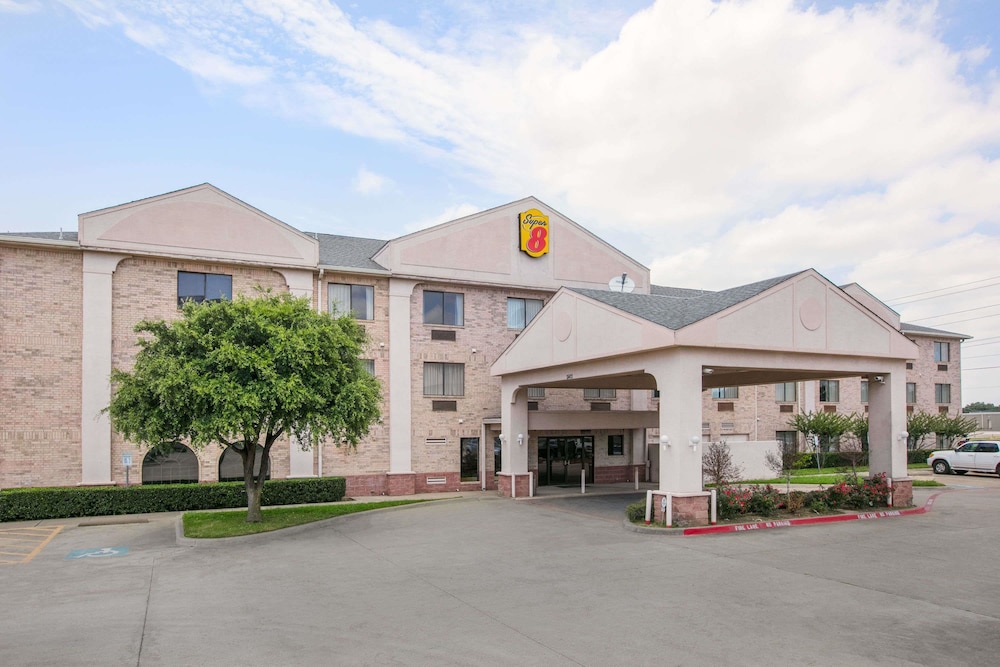 Super 8 by Wyndham Garland North Dallas Area 1/29