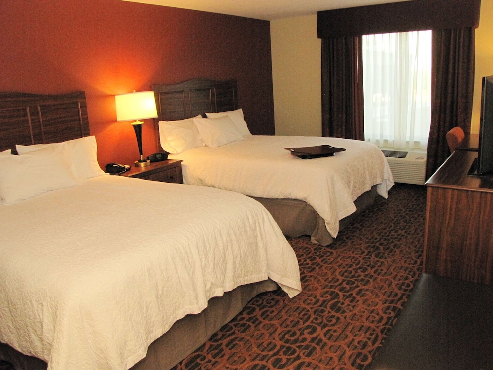 Hampton Inn and Suites Jamestown ND 5/26