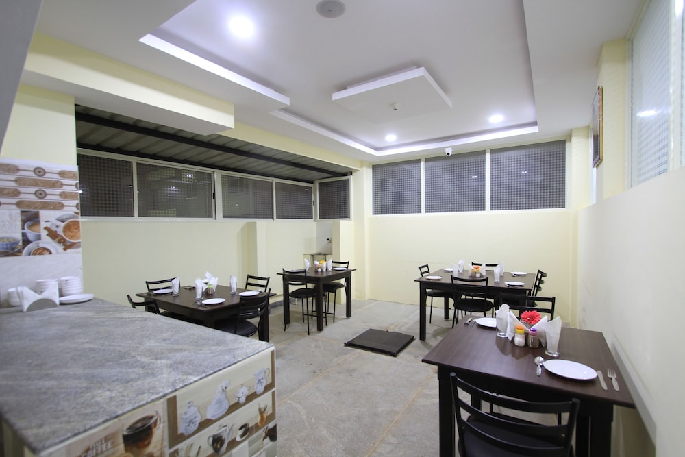 Tranzotel Bangalore Airport Hotel 42/47