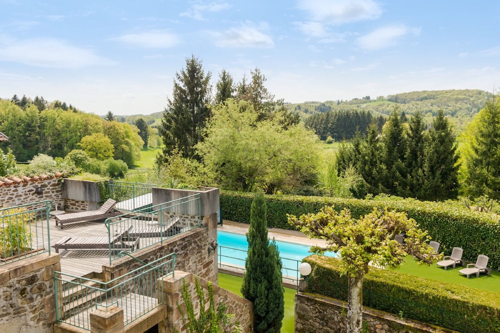 RELAIS DU SILENCE AUBERGE DE LA TOMETTE 55/57