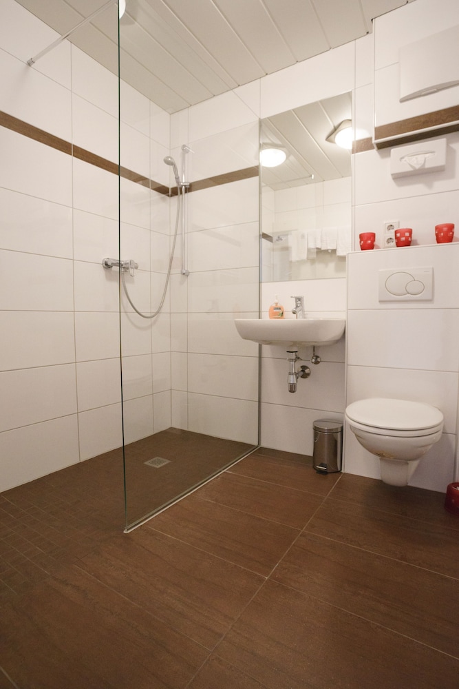 Hotel Drei Kreuz 34/34