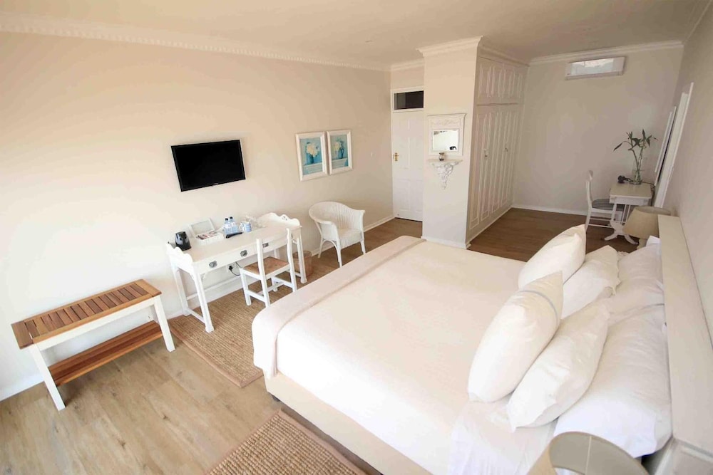 Fairlight Beach House 11/50