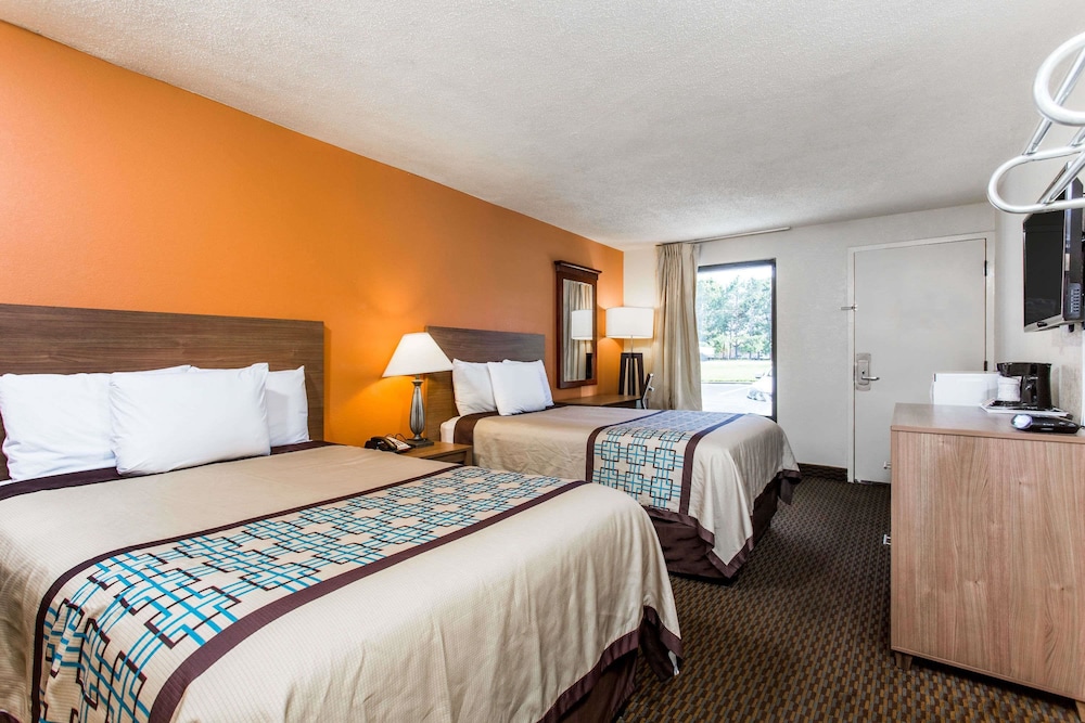 Days Inn by Wyndham Norfolk Airport 10/18