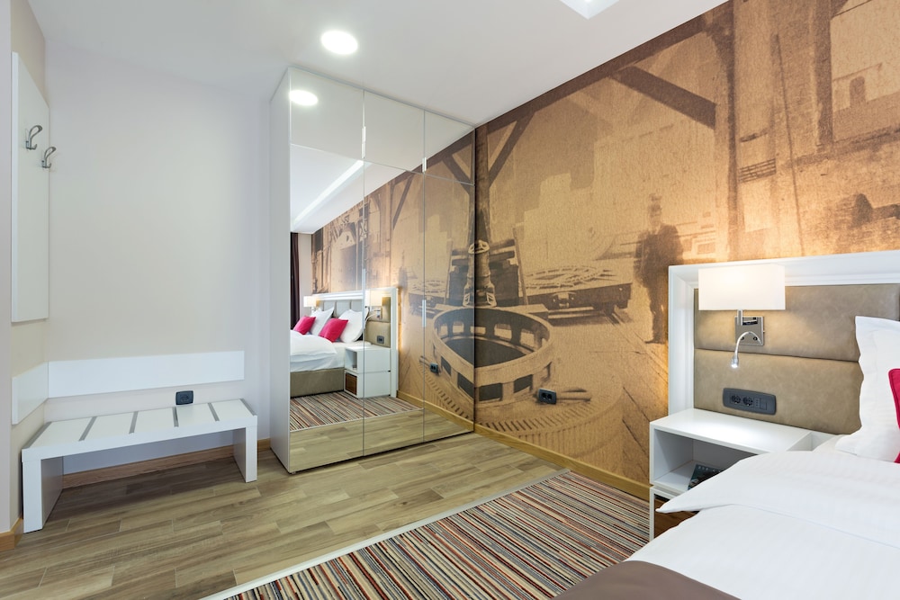 HOTEL TESLA SMART STAY 16/43