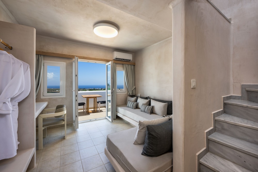 Aelia Luxury Suites 27/50