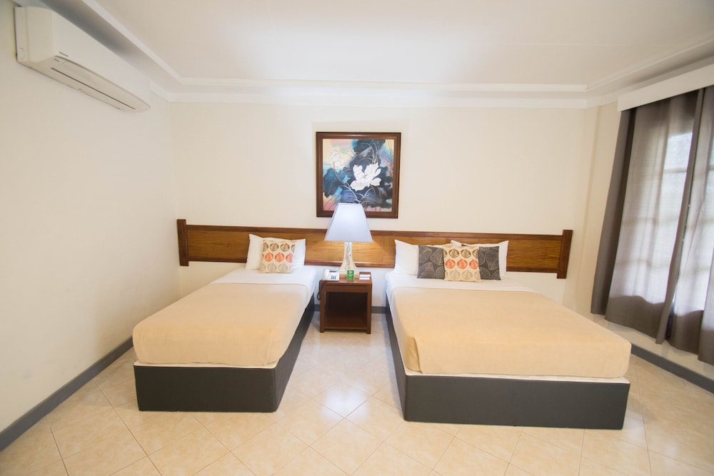 Almont Inland Resort 20/65