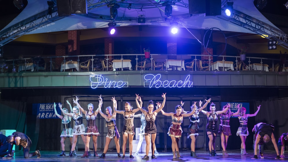 Pine Beach Hotel 10/73