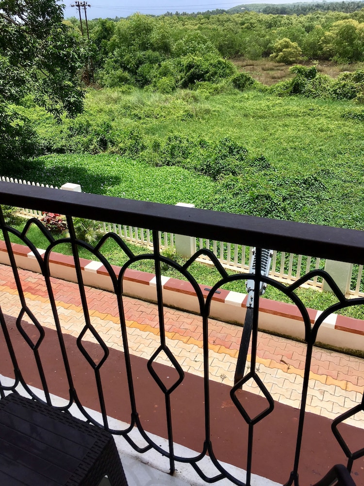 Monarch Suites 31/40