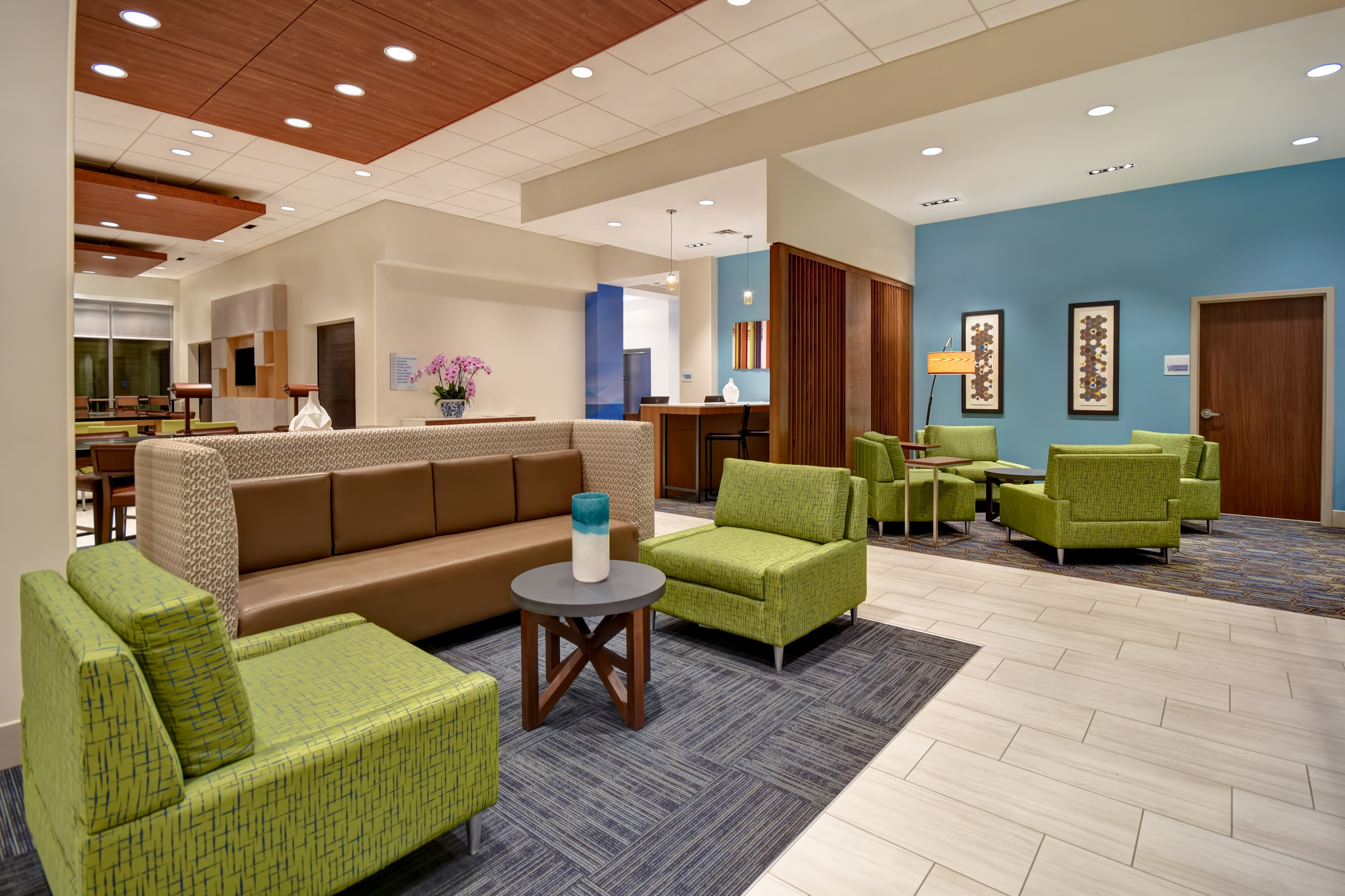 Holiday Inn Express Suites Galveston Beach 42/65