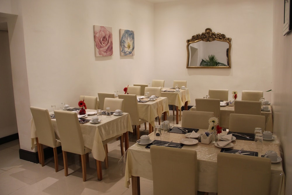 OYO The Firs Lodge 26/31