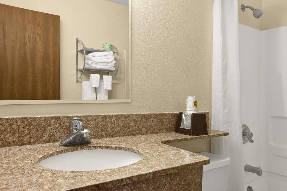 Quality Inn Jackson North 36/40