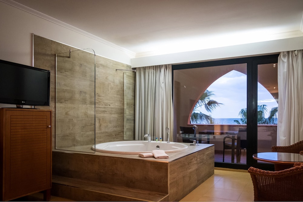 Playamarina Spa Hotel 42/48