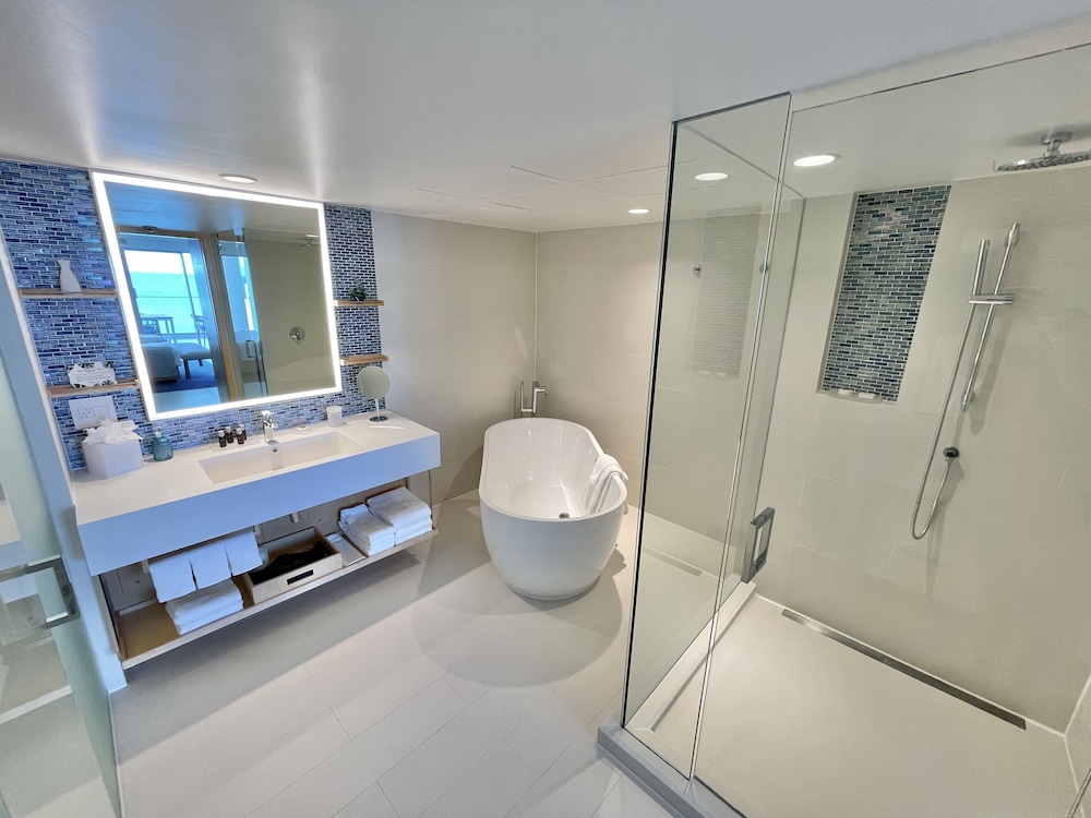 Penthouse, Suite, King Bed, Ocean Front, Sofa