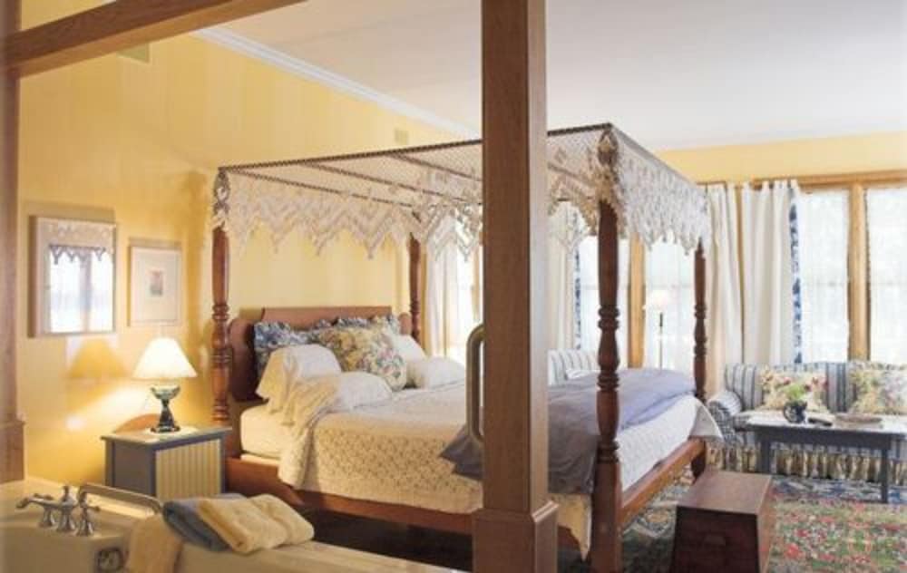 White Lace Inn 21/50