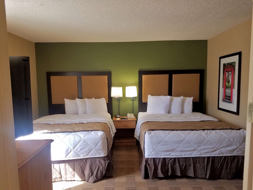 Extended Stay America Kansas City Overland Park Nall Ave 7/51