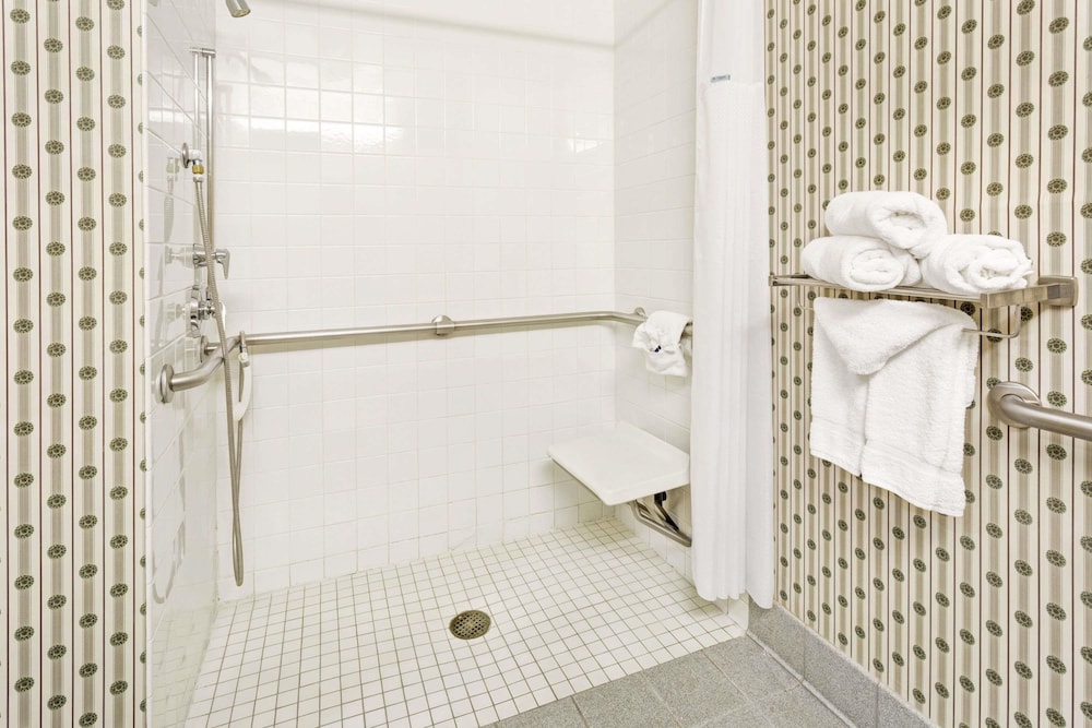 Microtel Inn Denver 10/20