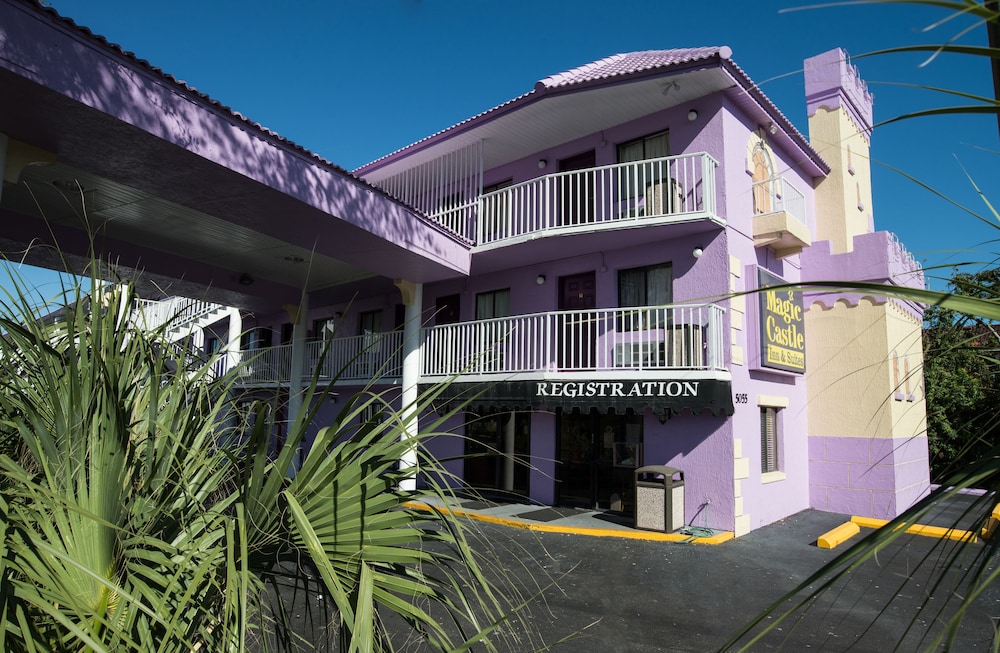 Howard Johnson by Wyndham Orlando Lake Buena Vista South