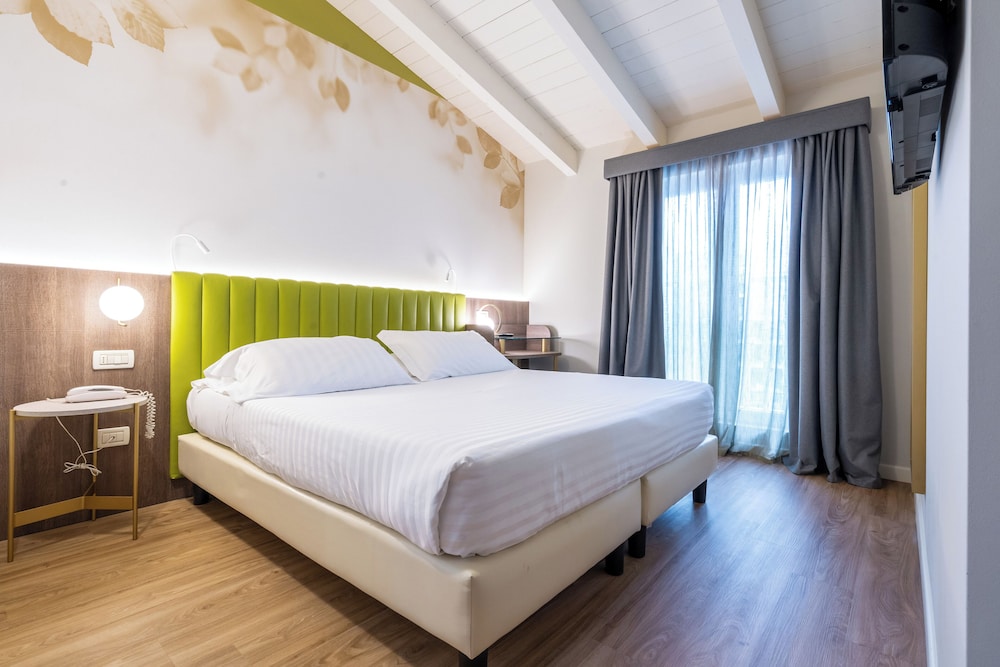 ECONOMY, DOUBLE BED