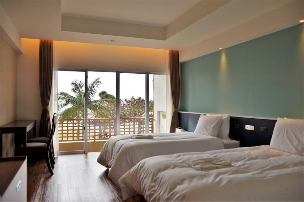Sunset Beach Hotel 11/55